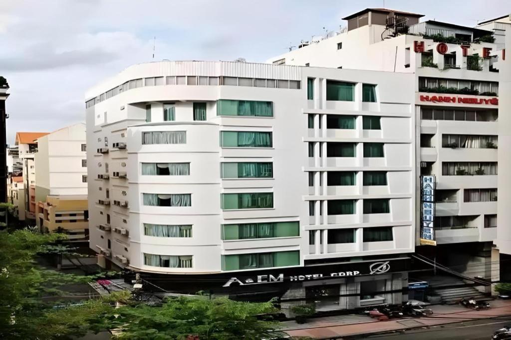 The White Hotel 8A Thai Van Lung Thành Pho Ho Chí Minh Esterno foto