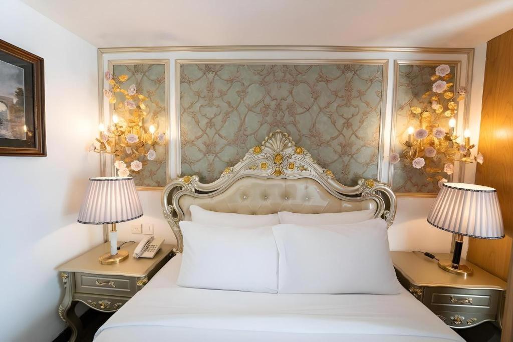 The White Hotel 8A Thai Van Lung Thành Pho Ho Chí Minh Esterno foto