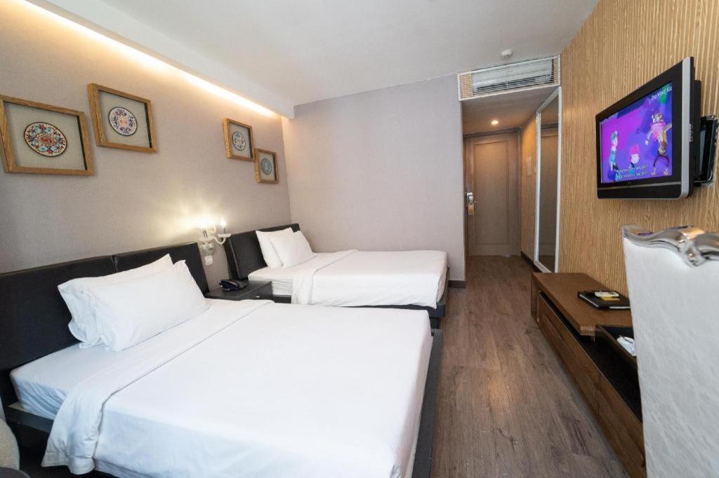 The White Hotel 8A Thai Van Lung Thành Pho Ho Chí Minh Esterno foto