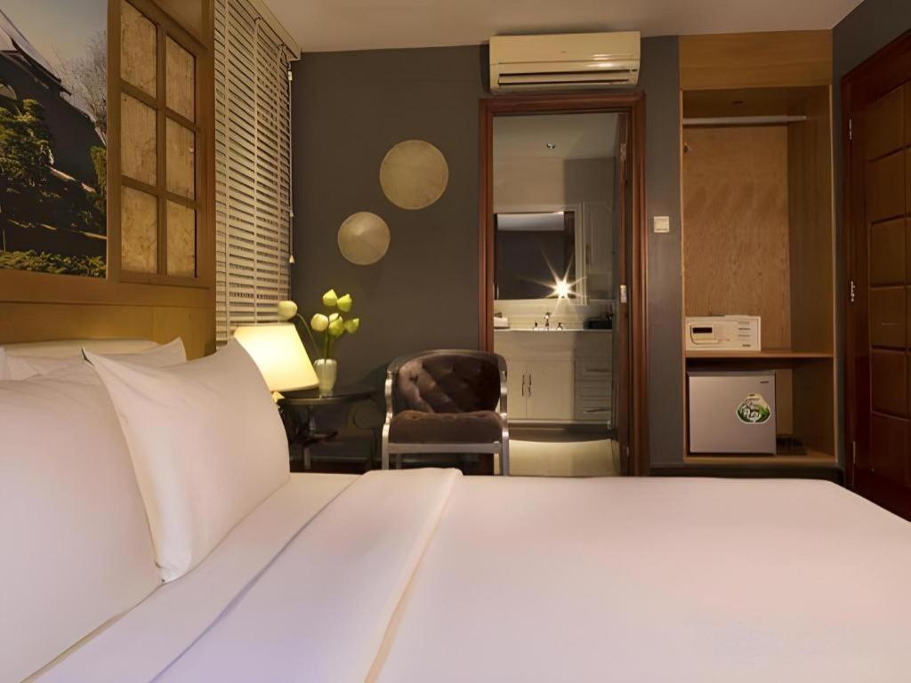The White Hotel 8A Thai Van Lung Thành Pho Ho Chí Minh Esterno foto