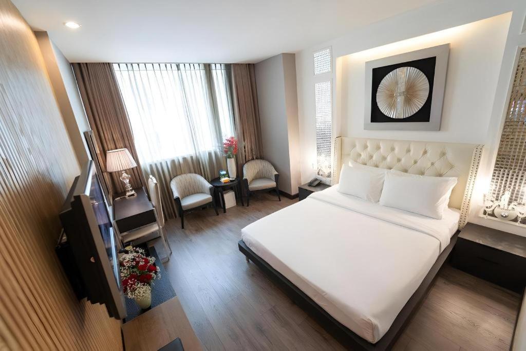 The White Hotel 8A Thai Van Lung Thành Pho Ho Chí Minh Esterno foto