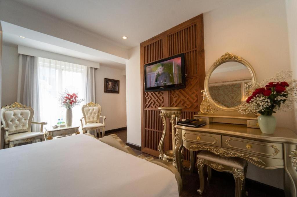 The White Hotel 8A Thai Van Lung Thành Pho Ho Chí Minh Esterno foto
