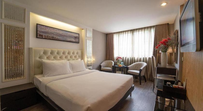 The White Hotel 8A Thai Van Lung Thành Pho Ho Chí Minh Esterno foto