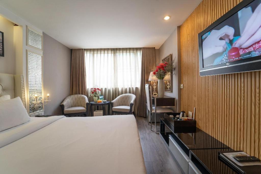 The White Hotel 8A Thai Van Lung Thành Pho Ho Chí Minh Esterno foto