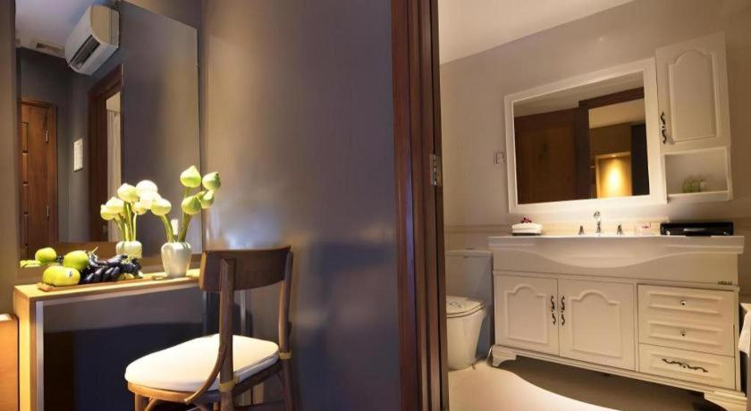 The White Hotel 8A Thai Van Lung Thành Pho Ho Chí Minh Esterno foto