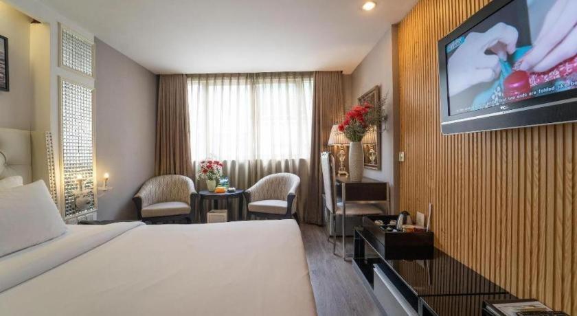 The White Hotel 8A Thai Van Lung Thành Pho Ho Chí Minh Esterno foto